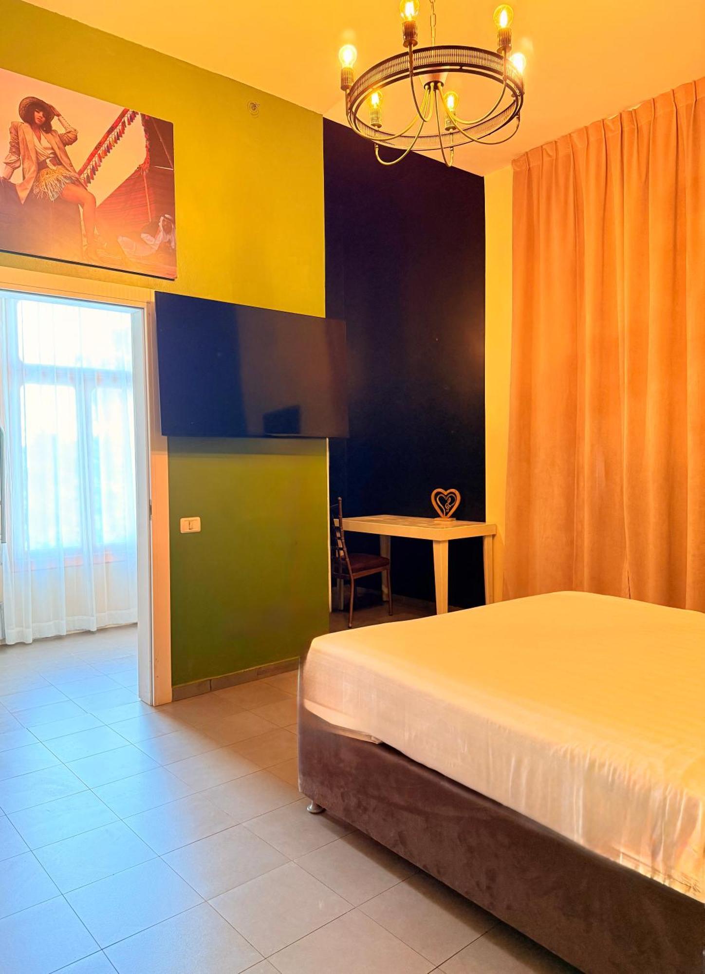Inta Hotel (Adults Only) Тель-Авив Экстерьер фото